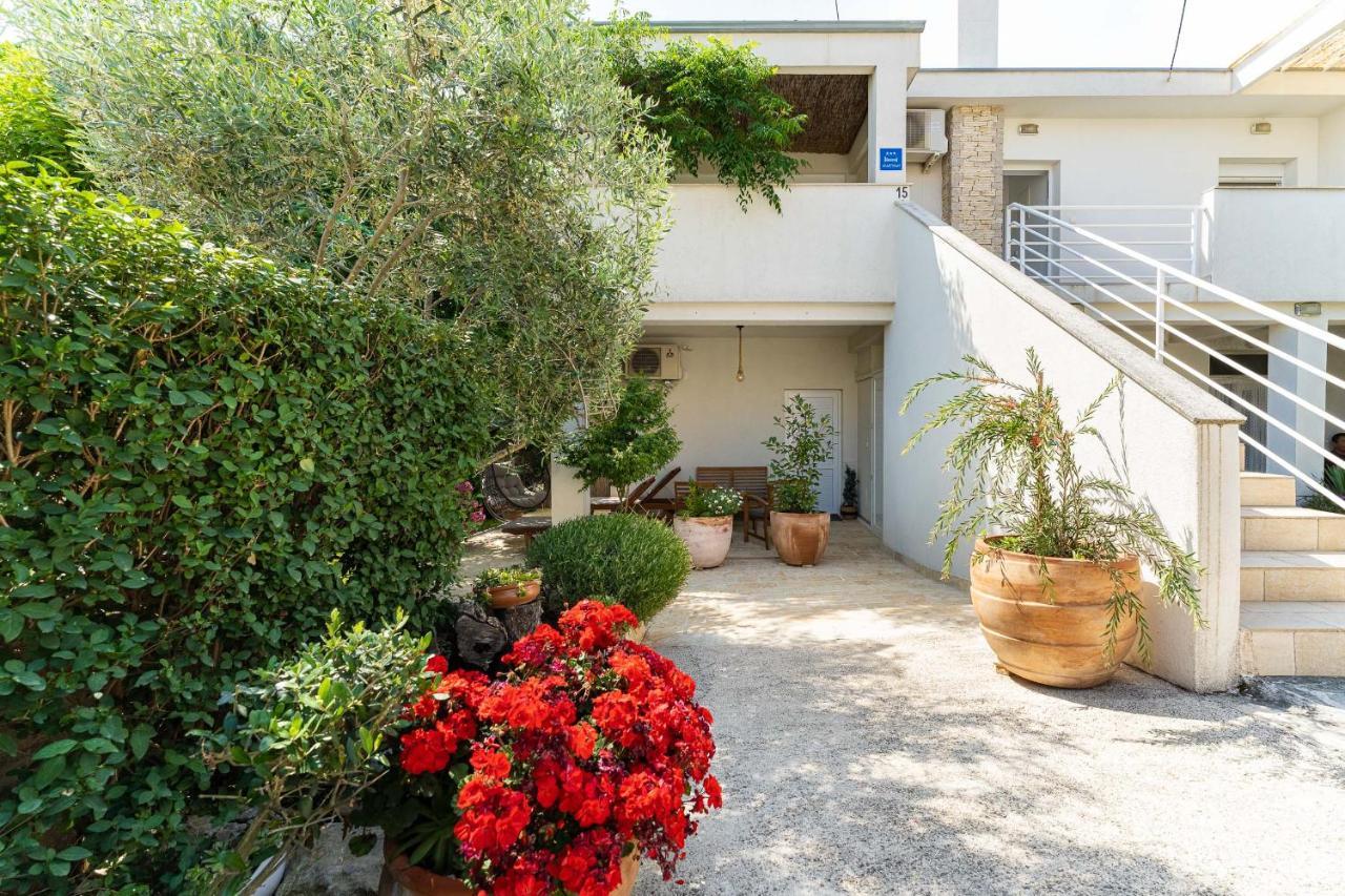 Apartments Juraj Petrcane Exterior photo